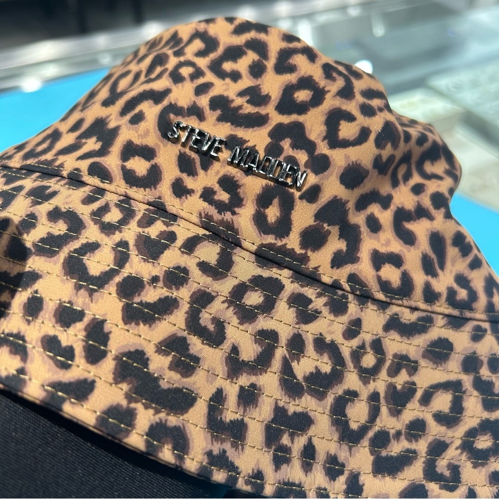 Beautiful Brand New Hat for Everyday Brown and Black Color Print.